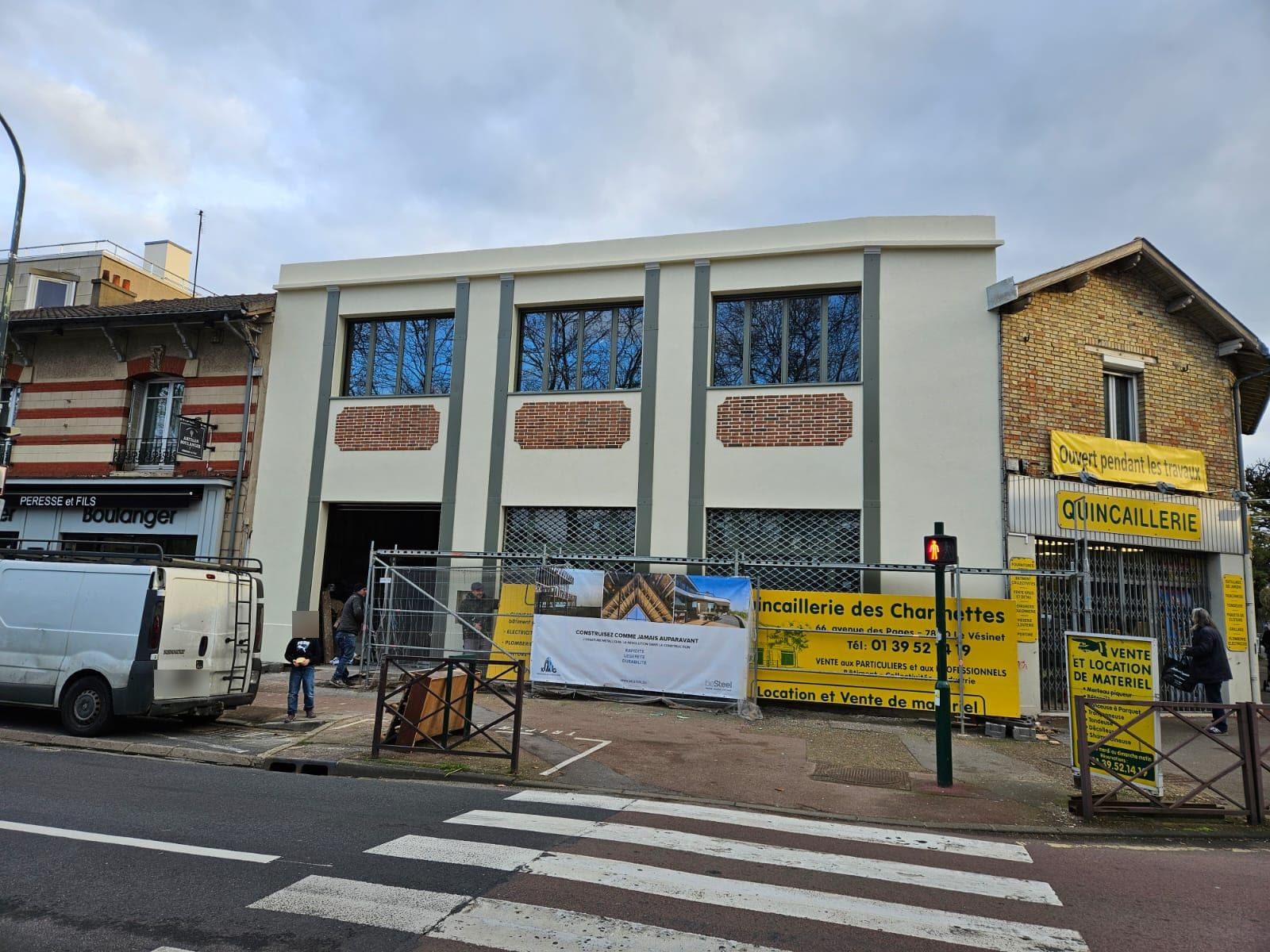 Rénovation de façade d'immeuble commercial