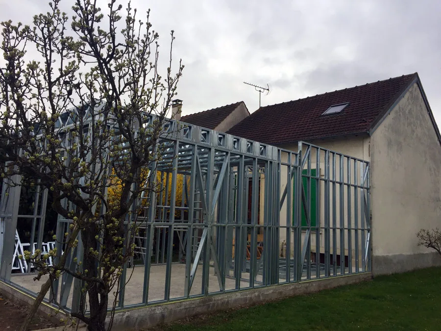 Extension maison contemporaine structure metallique à Mantes-la-jolie (78)